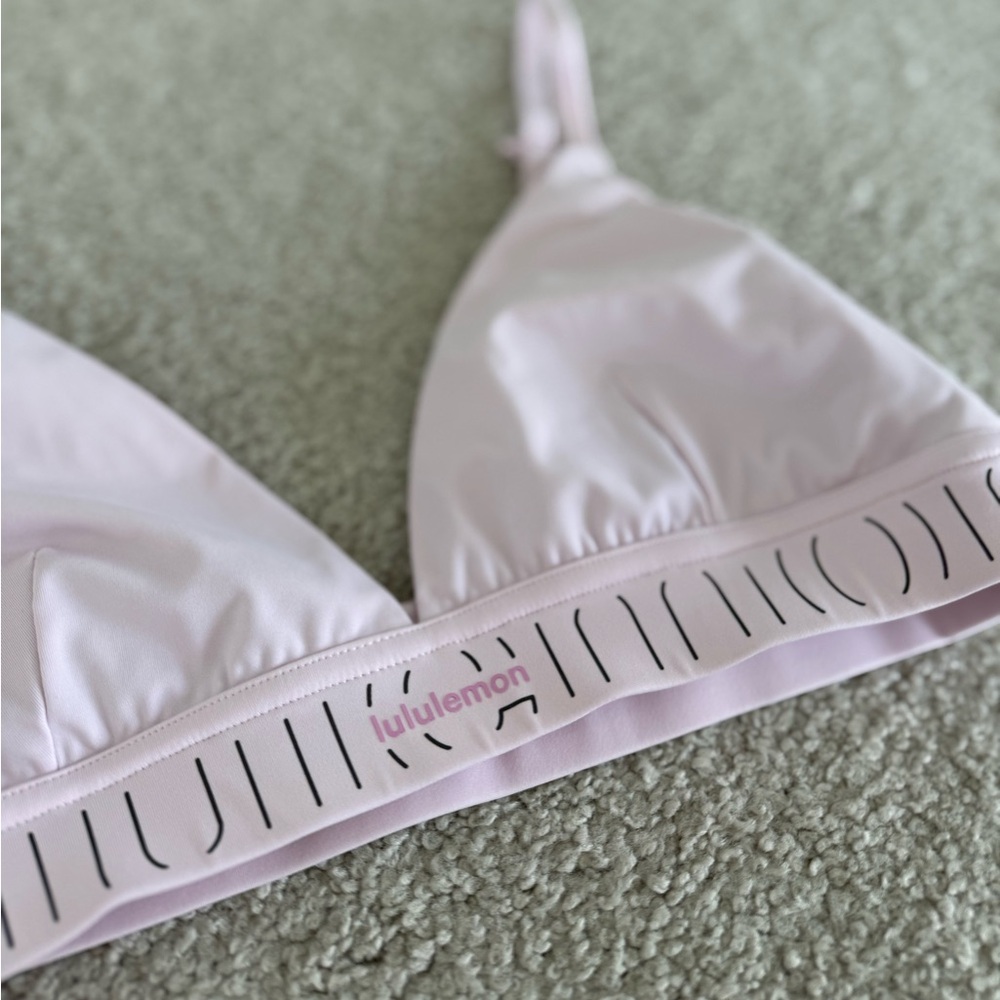 Lululemon, License to Train Triangle Bra Light Support, A/B cup
Meadowsweet Pink - Picture 7 of 11